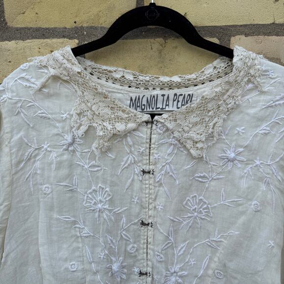 Magnolia Pearl Embroidered White Linen Olivia Jacket with Lace Collar OSFM *Flaw - Picture 3 of 8